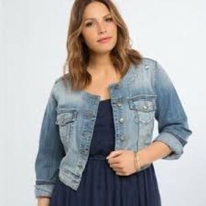 Torrid cropped collarless denim jacket - Size 4